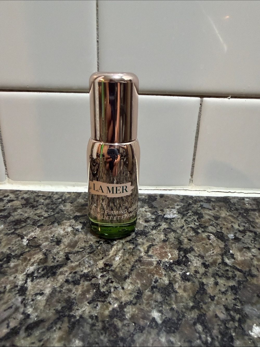 La Mer Serum in Rose Gold and Green Bottle